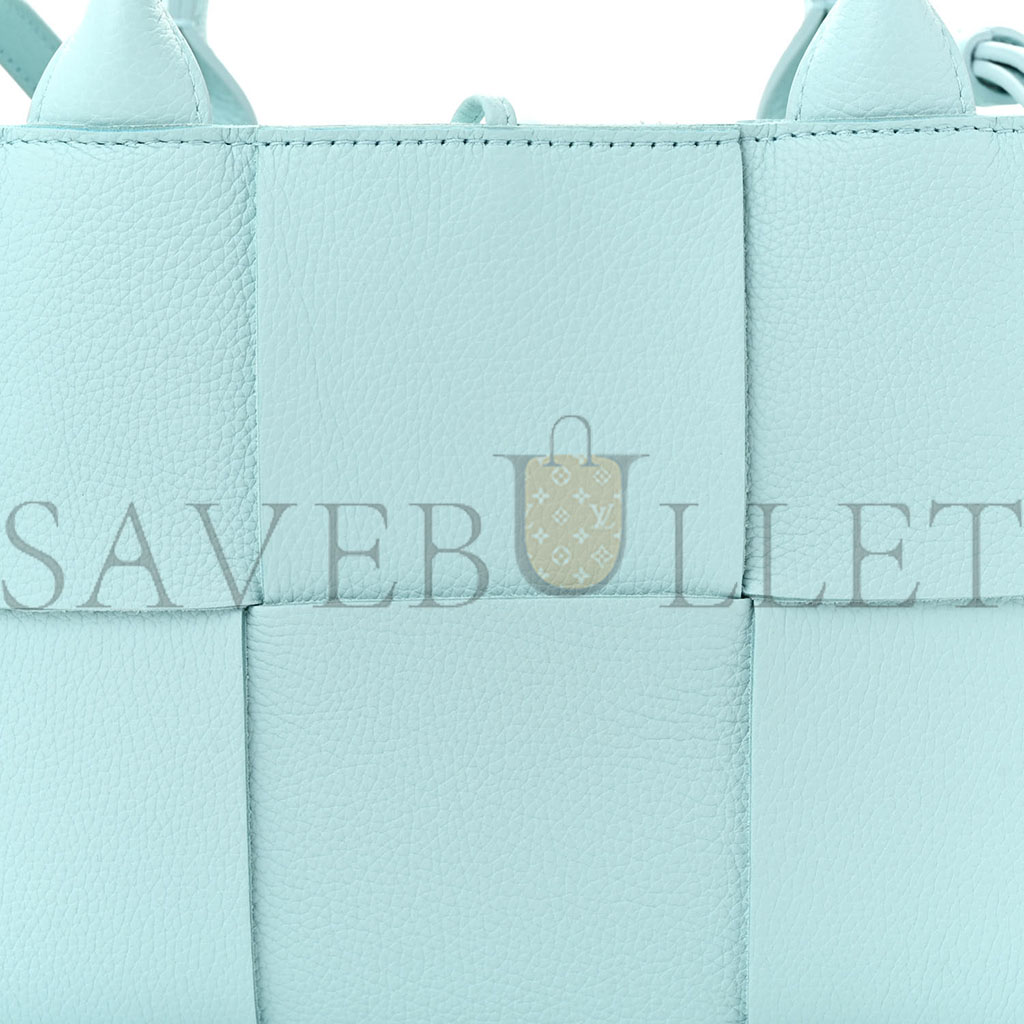 BOTTEGA VENETA GRAINED CALFSKIN MAXI INTRECCIATO MINI ARCO TOTE PALE BLUE (25*17*8cm)