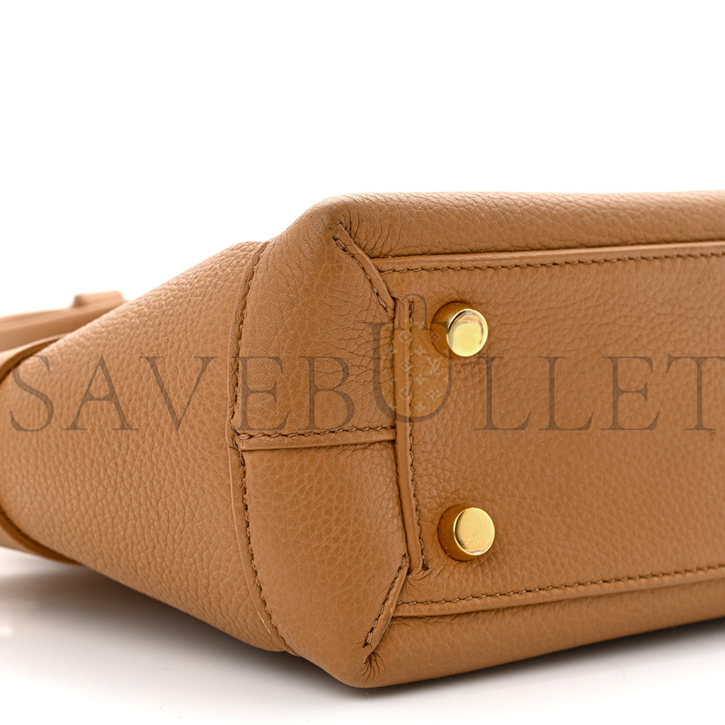 BOTTEGA VENETA GRAINED CALFSKIN MAXI INTRECCIATO MINI ARCO CARAMEL  (18*16*9cm)