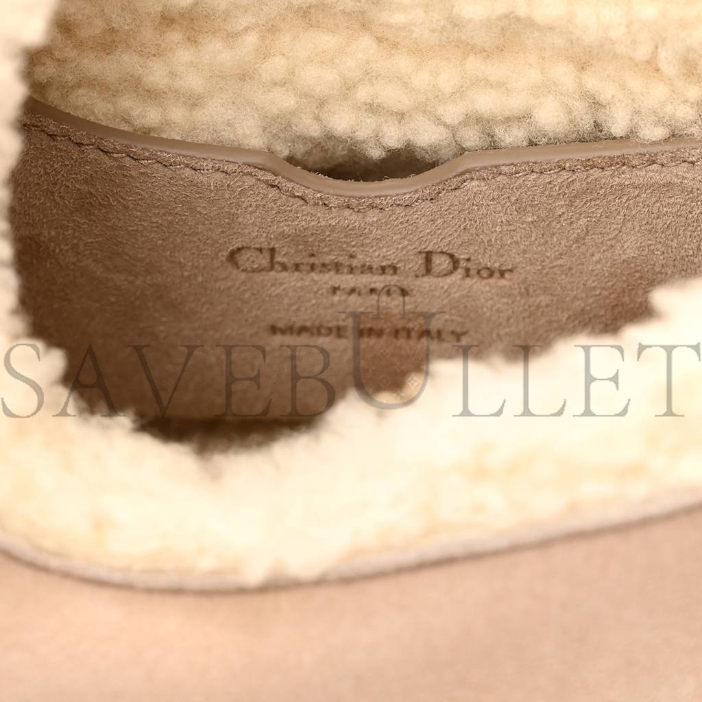 DIOR SUEDE SHEARLING SMALL BOBBY FLAP BEIGE (17*17*5.7cm)